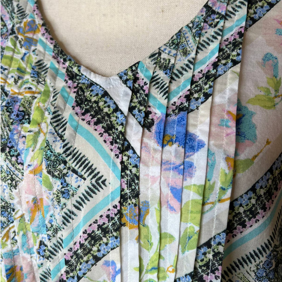 Maeve Anthropologie Flutter Sleeve Blouse in Blue Multicolored Print Size 0 - Picture 2 of 5